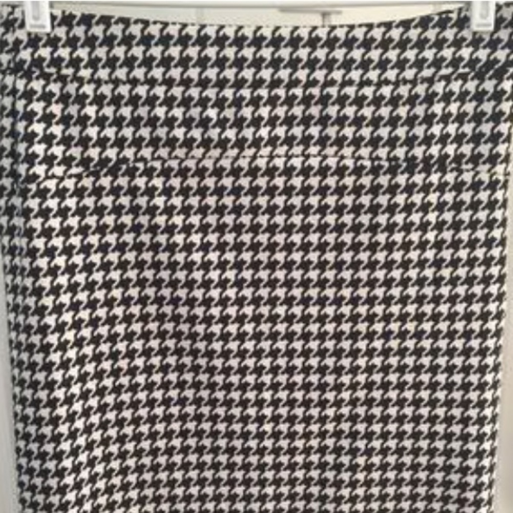 Michael Michael Kors Houndstooth Pencil Skirt - great condition, size 6